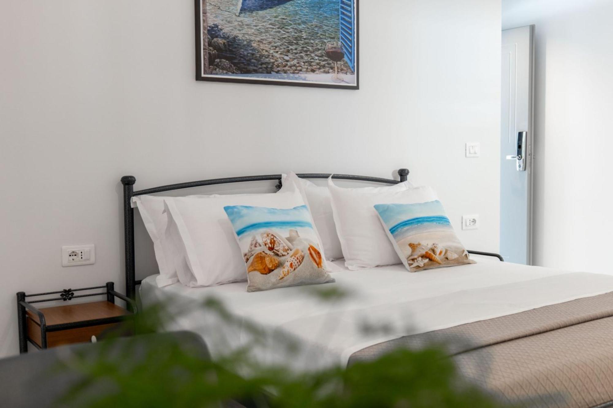 Aleksandra Apartments Sarande Bagian luar foto