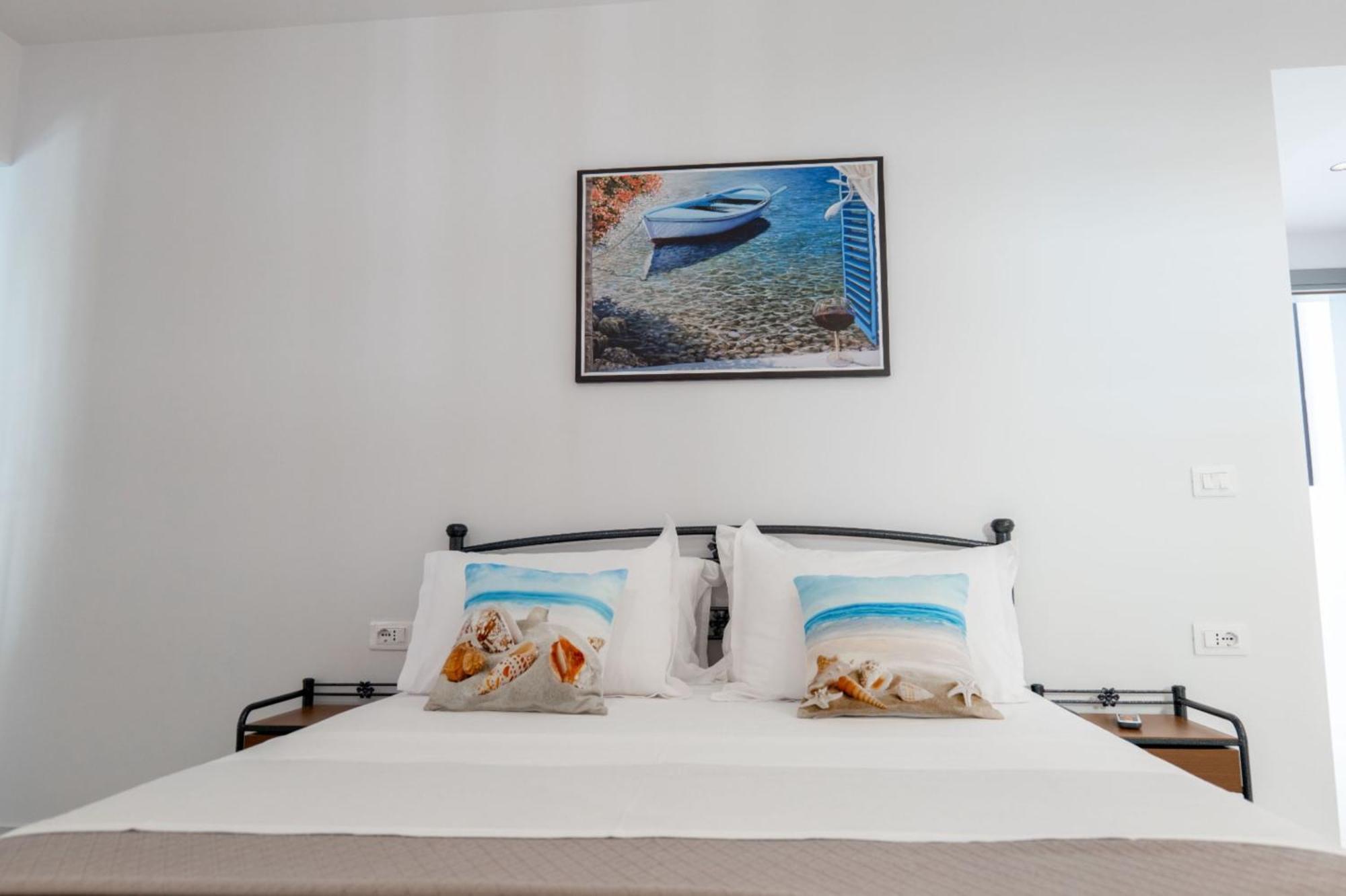 Aleksandra Apartments Sarande Bagian luar foto
