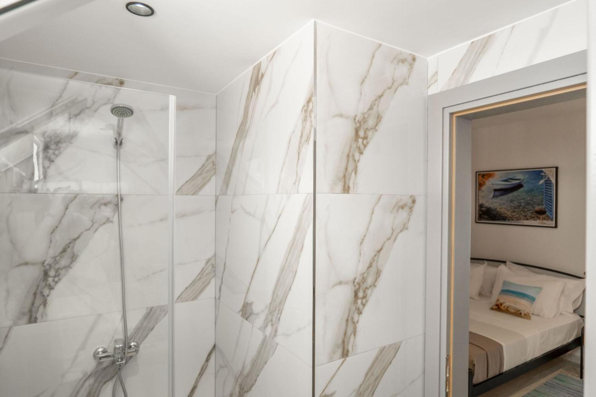 Aleksandra Apartments Sarande Bagian luar foto