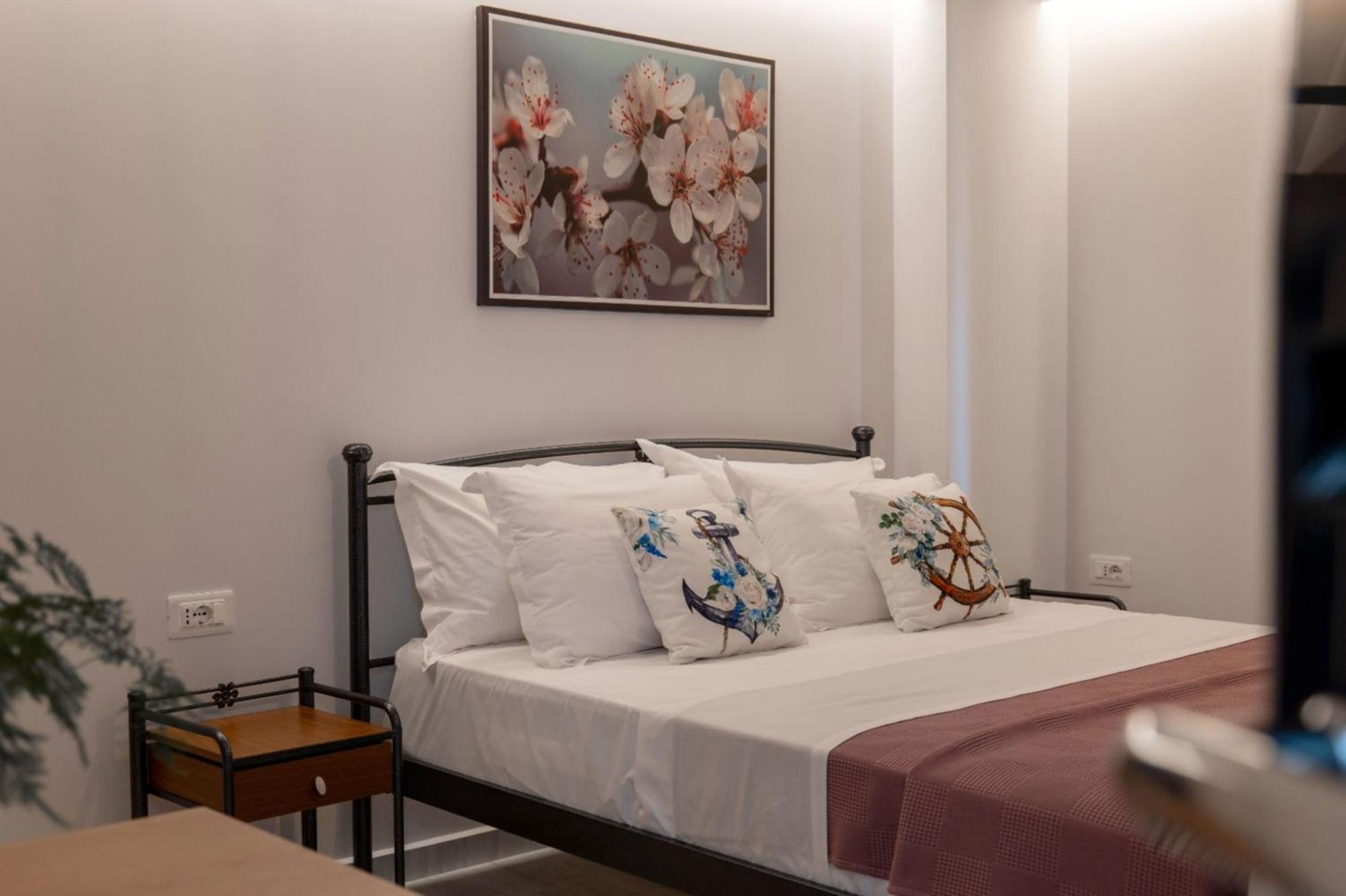 Aleksandra Apartments Sarande Bagian luar foto