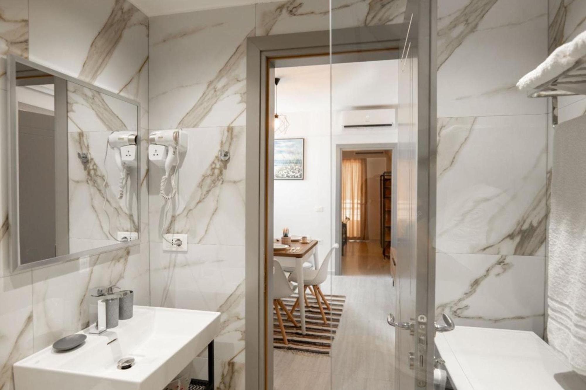 Aleksandra Apartments Sarande Bagian luar foto