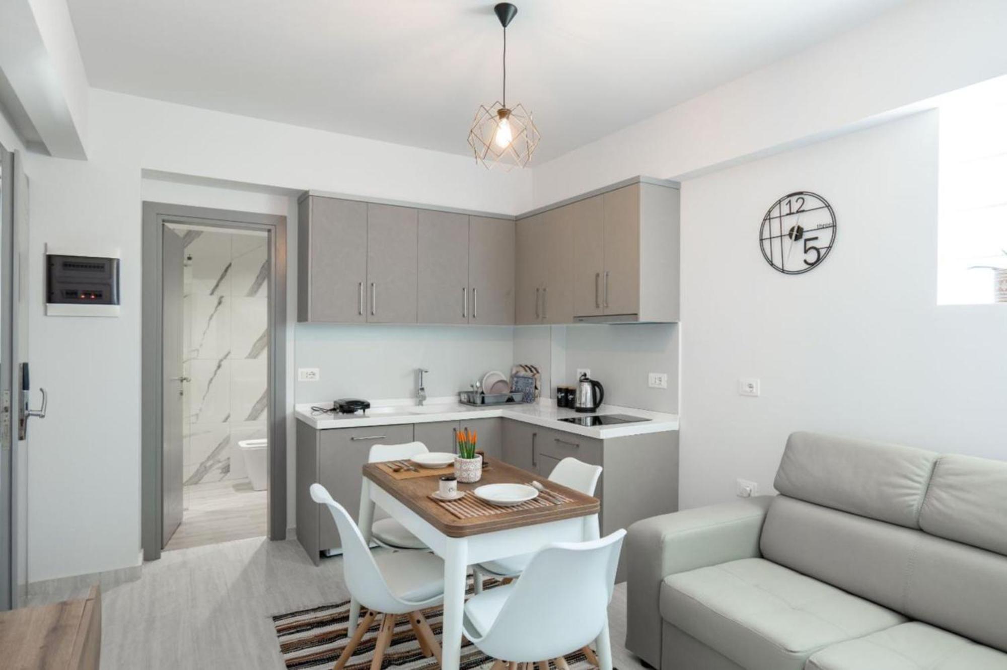 Aleksandra Apartments Sarande Bagian luar foto